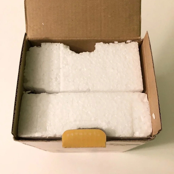 Little Paws Malcolm  Polar Bear With Fish Resin Figurine Statue Arora - Picture 13 of 15